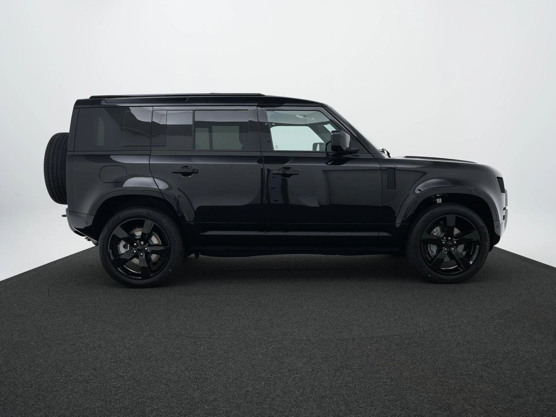 Land Rover-Defender-image-6