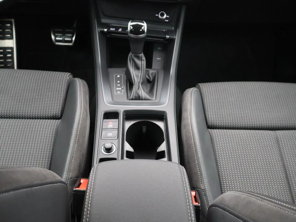Audi Q3 PHEV Audi Q3 PHEV 45TFSIe 245PK *AUTOMAAT*LEDER*CAMERA*PDC*NAVI*CRUISE*...*
