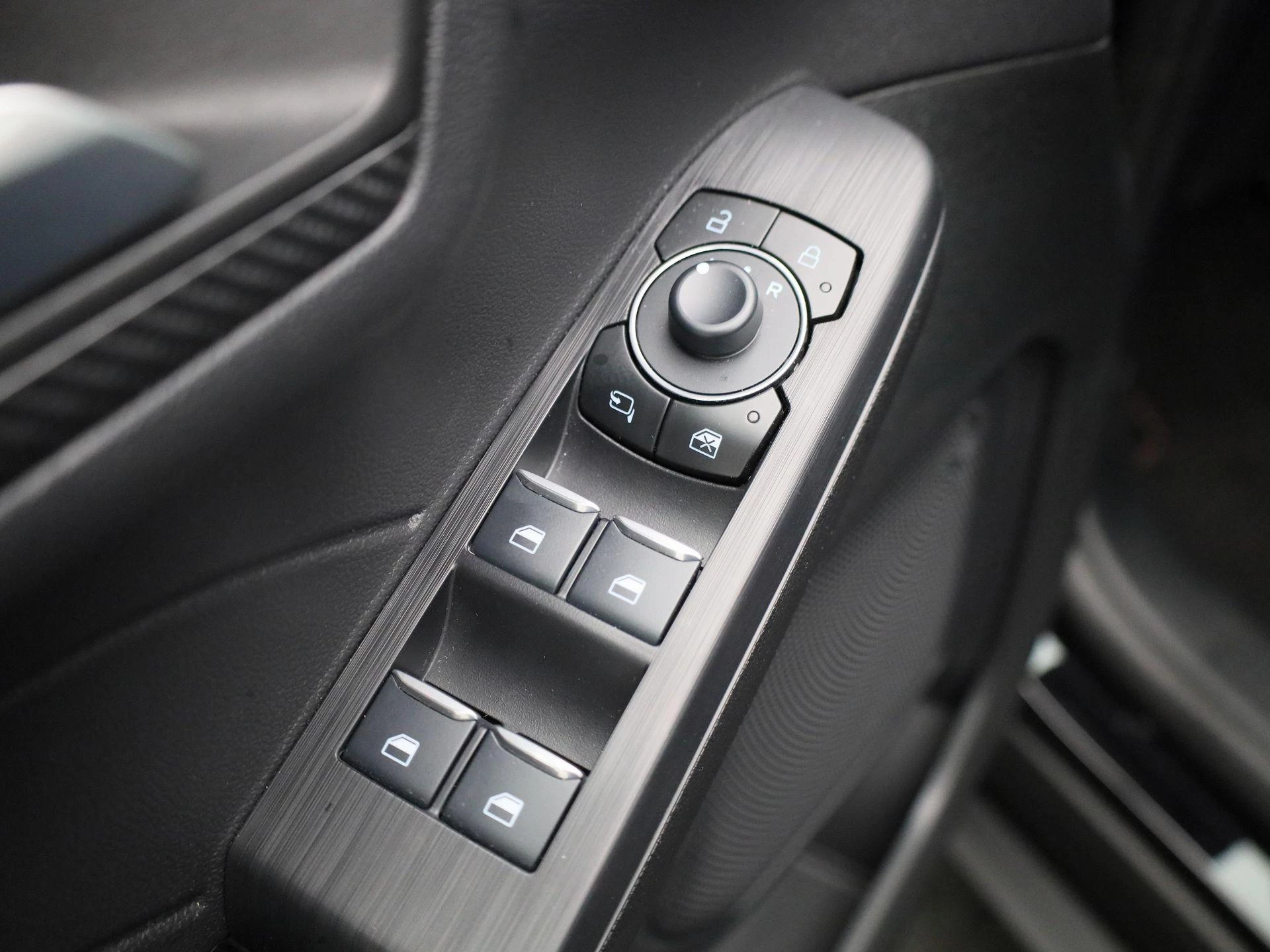 Ford-Kuga-image-31