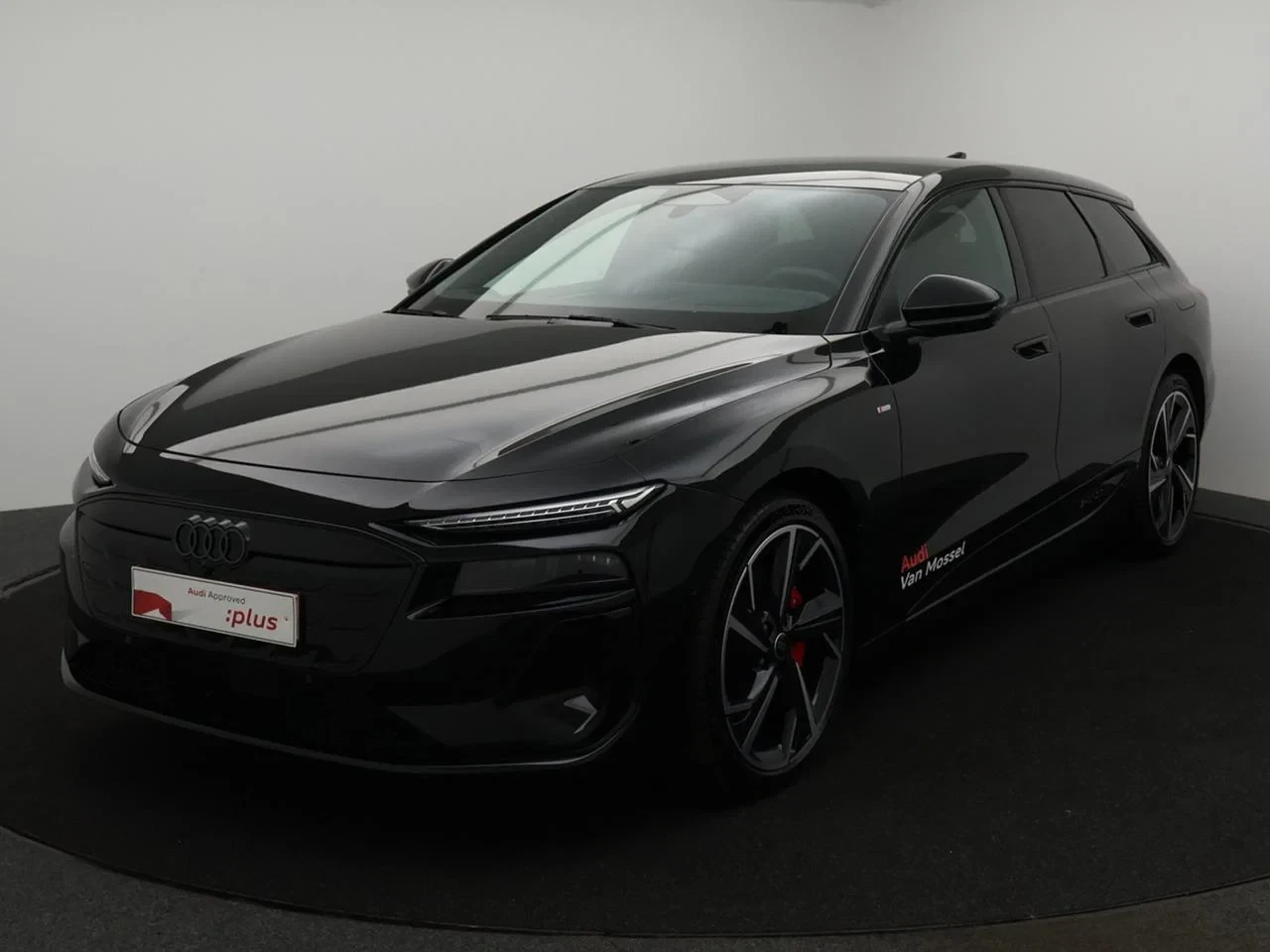 Audi-A6 Avant e-tron-image-0