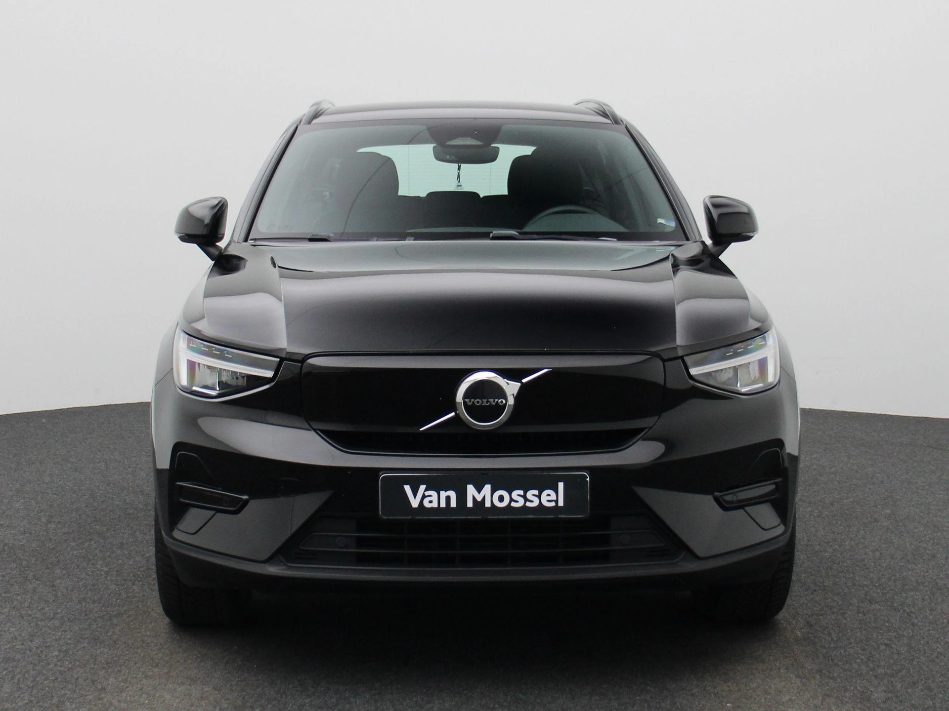 Volvo-XC40-image-2