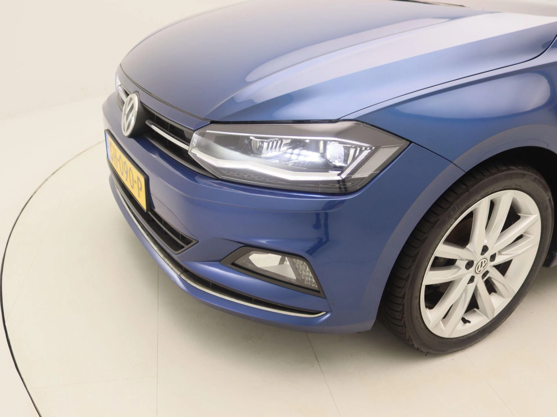 Volkswagen-Polo-image-14