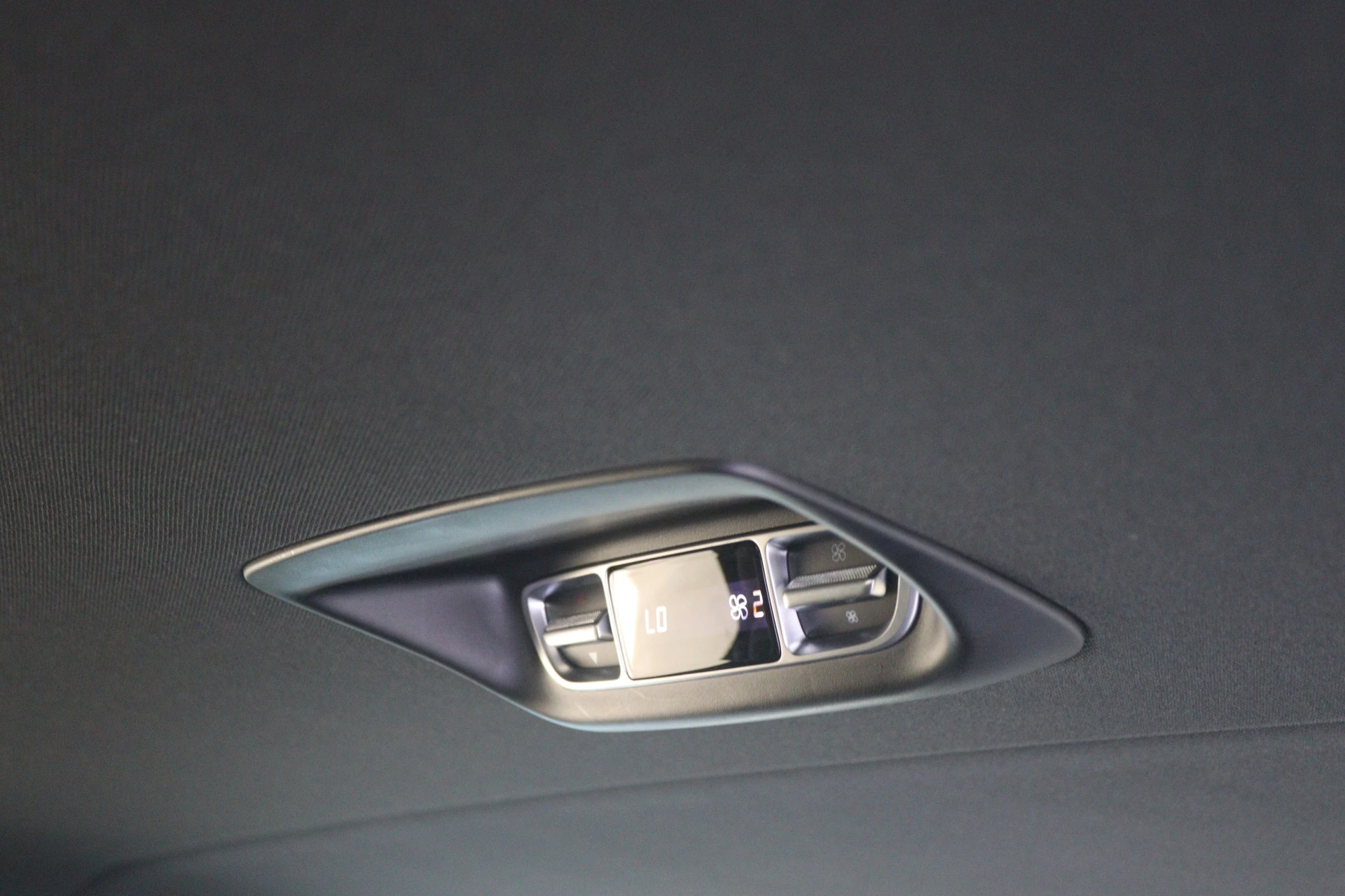 Mercedes-Benz-V-Klasse-image-13