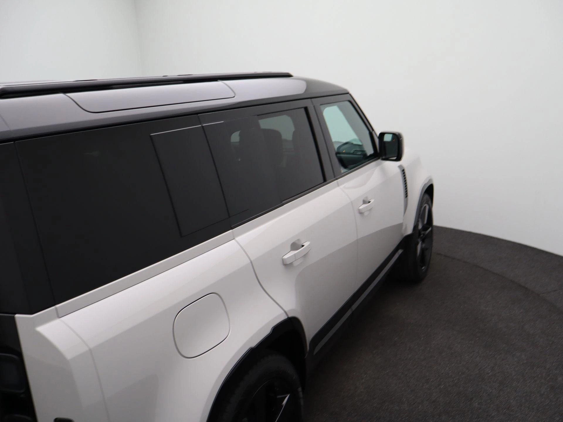 Land Rover-Defender-image-45