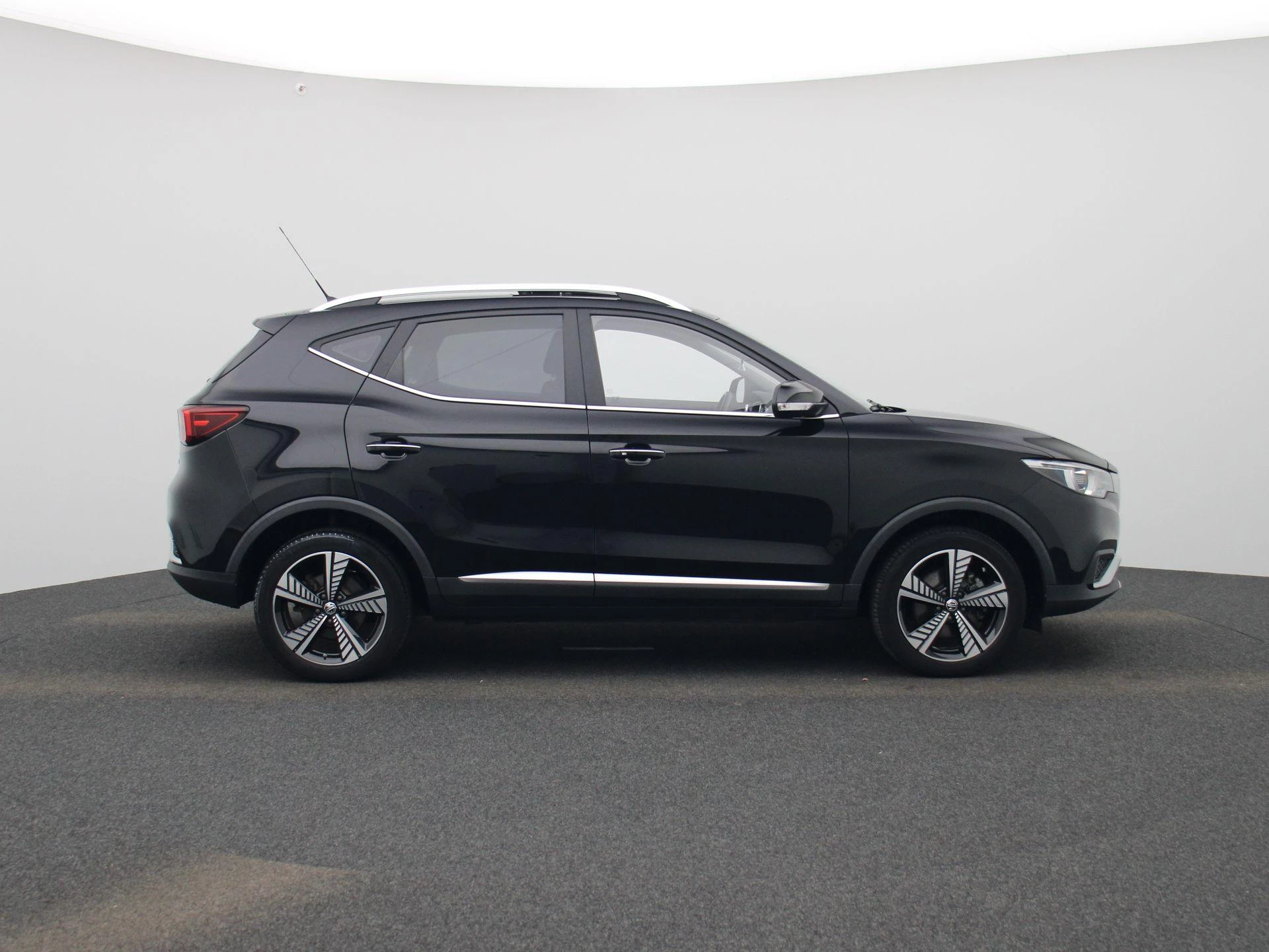 MG-ZS EV-image-5