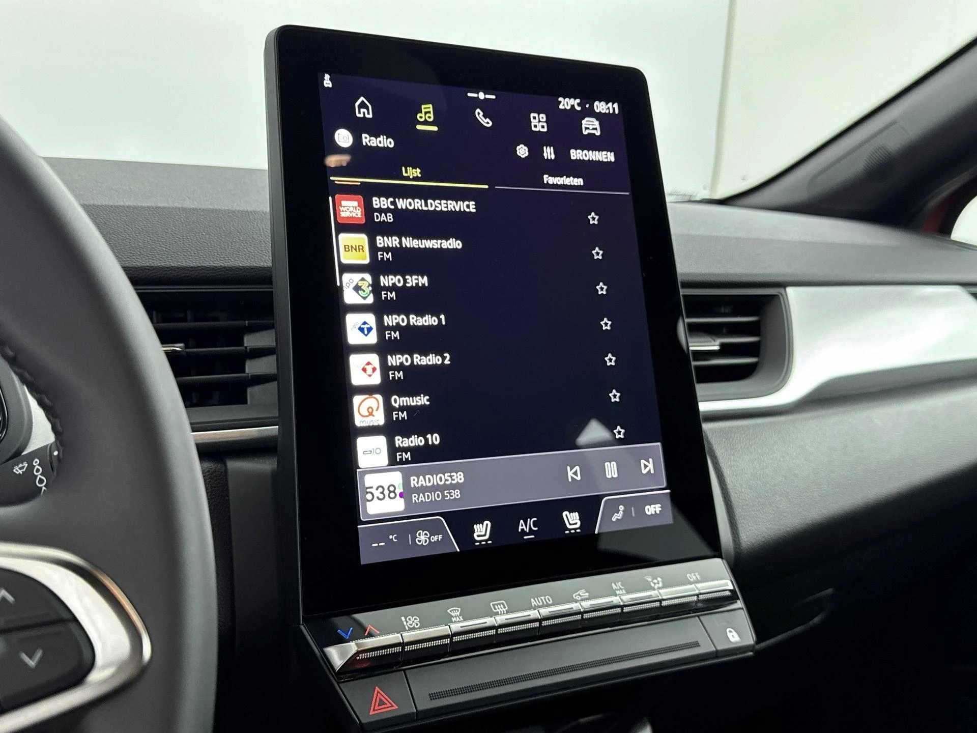 Renault-Captur-image-15