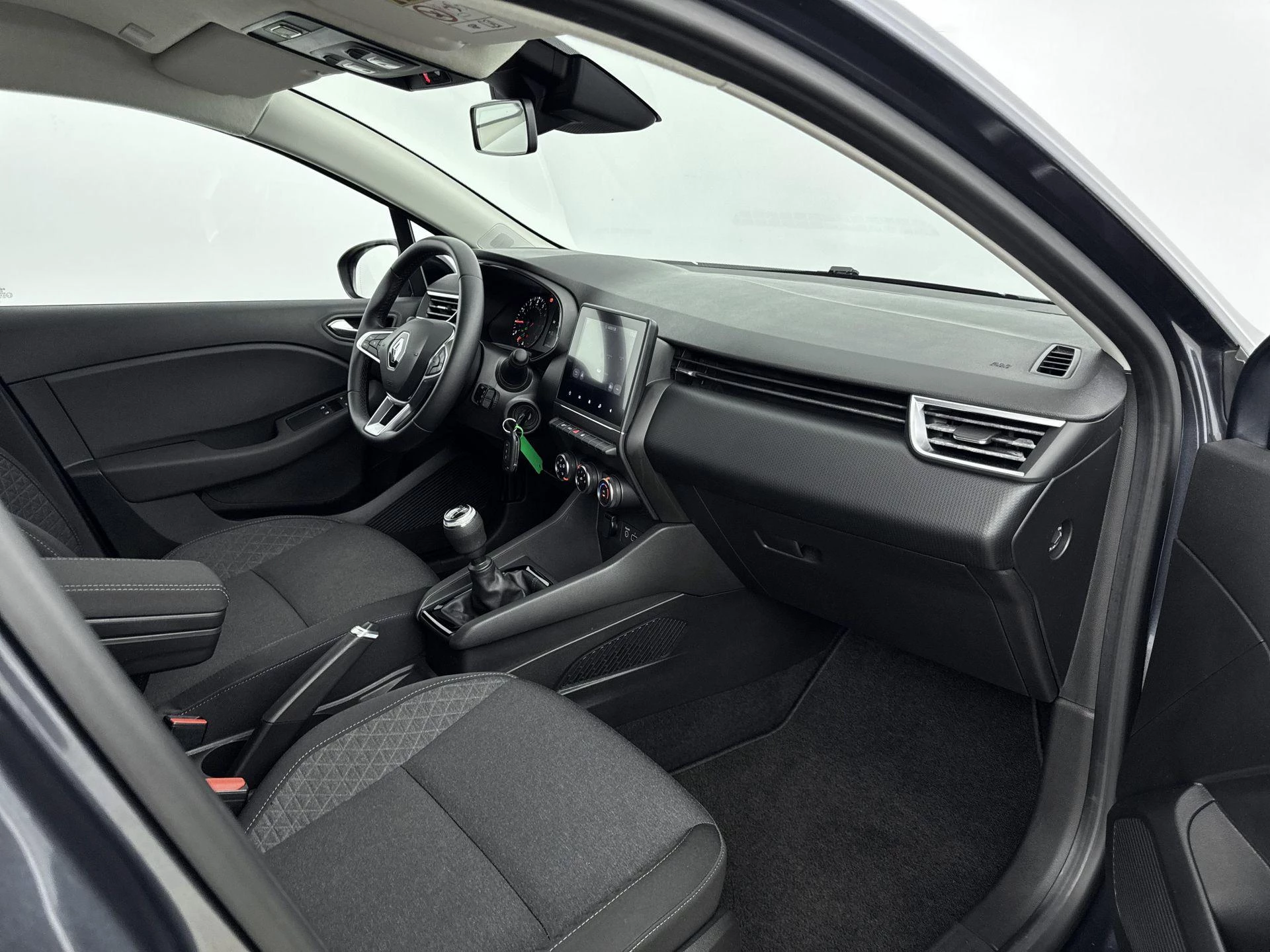 Renault-Clio-image-16