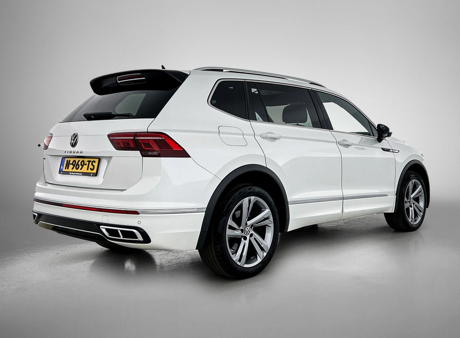 Volkswagen-Tiguan Allspace-image-3
