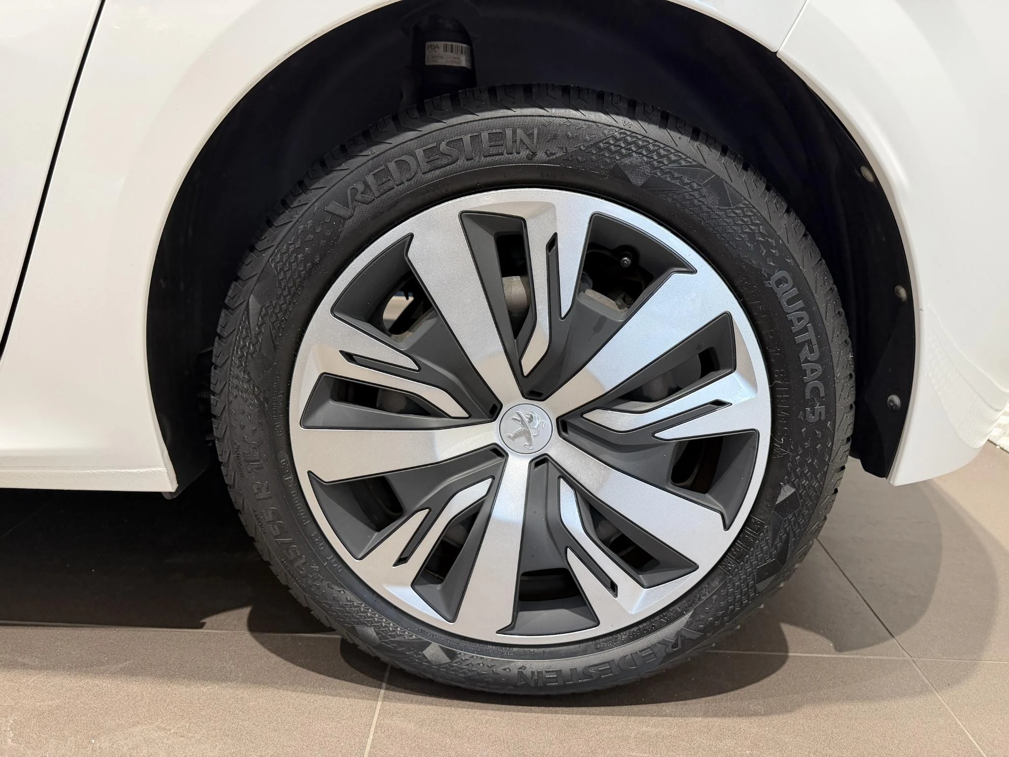 Peugeot-208-image-9