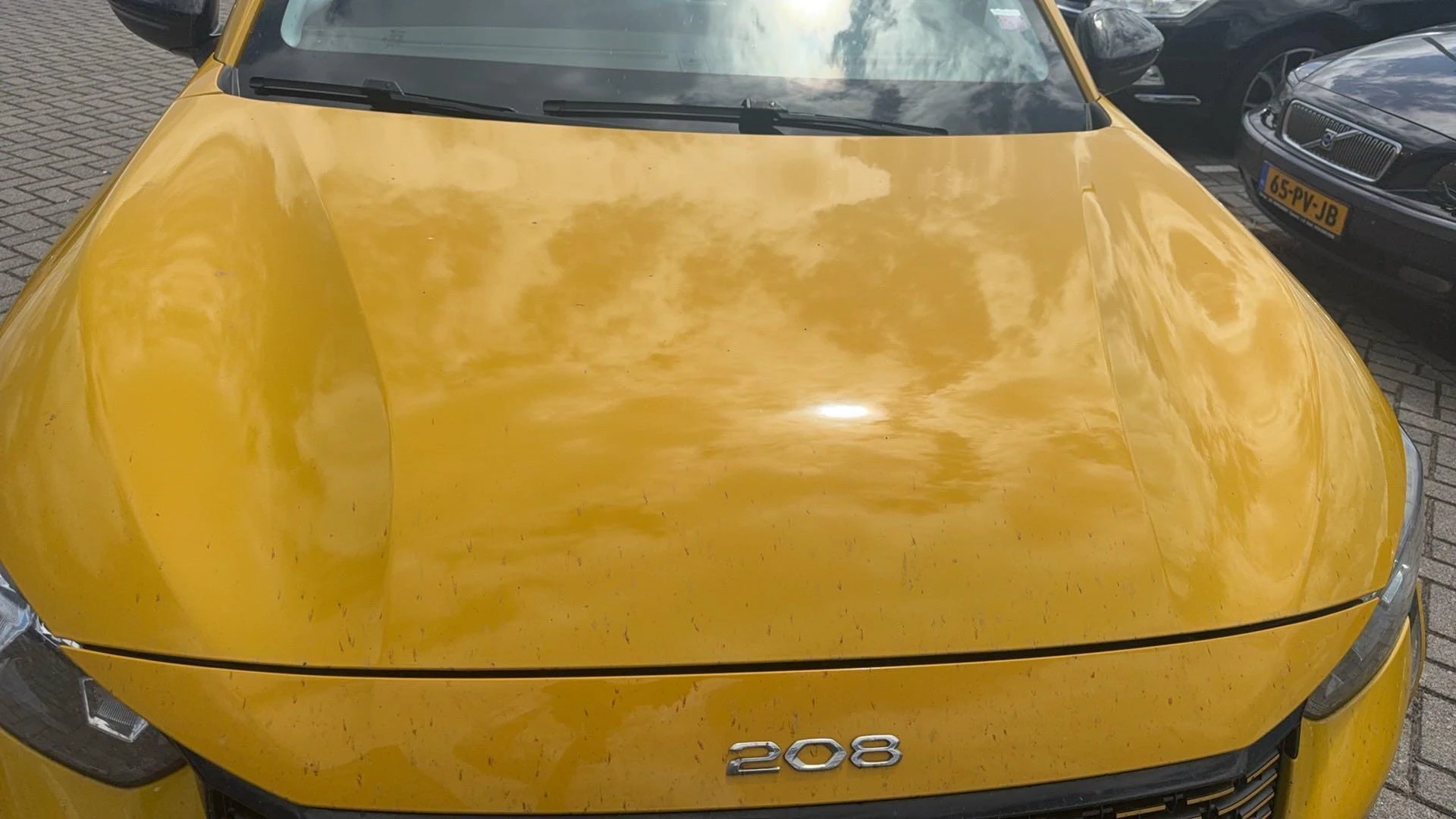 Peugeot-e-208-image-25