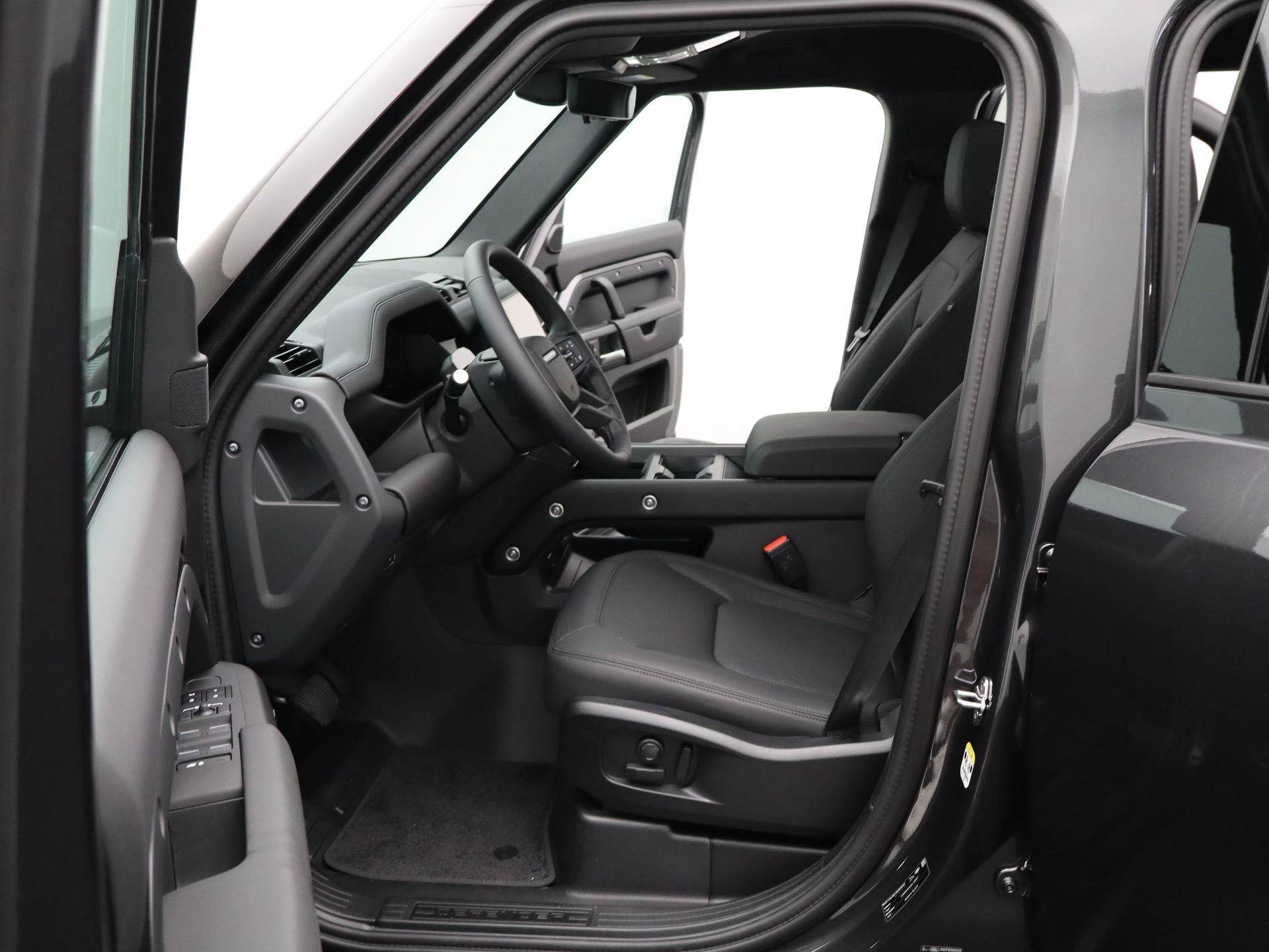 Land Rover-Defender-image-10