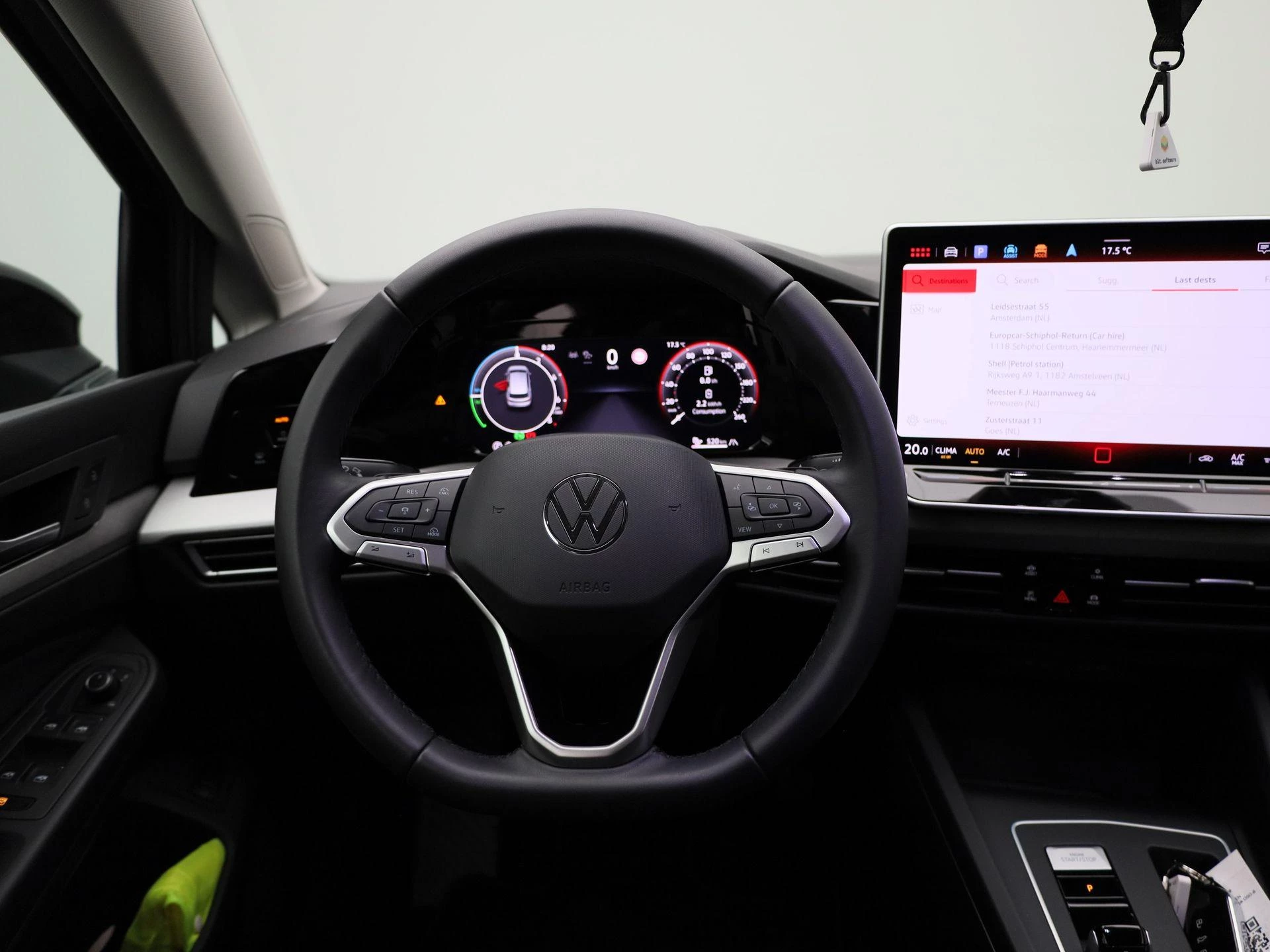 Volkswagen-Golf-image-6