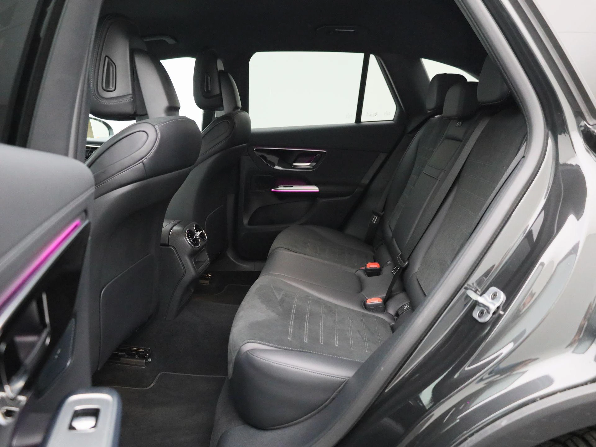 Mercedes-Benz-GLC-image-10