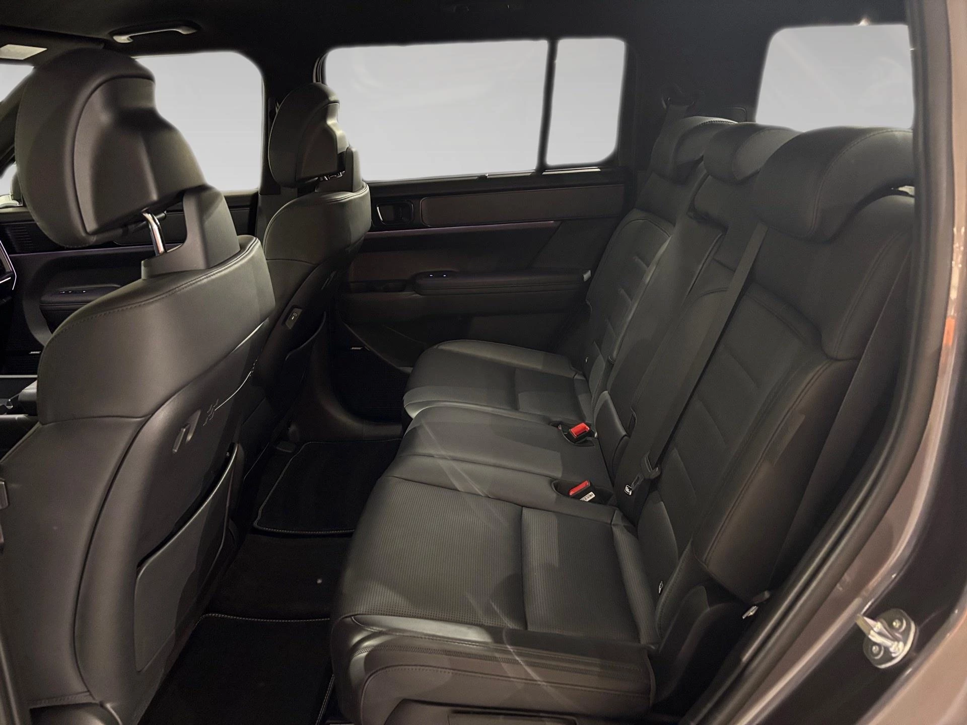 Hyundai-Santa Fe-image-16