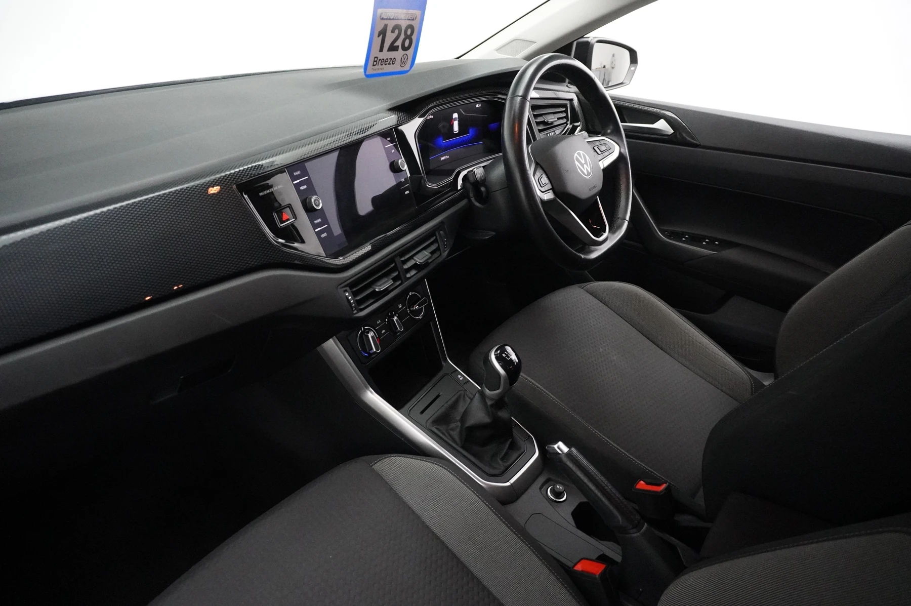 Volkswagen-Polo-image-1