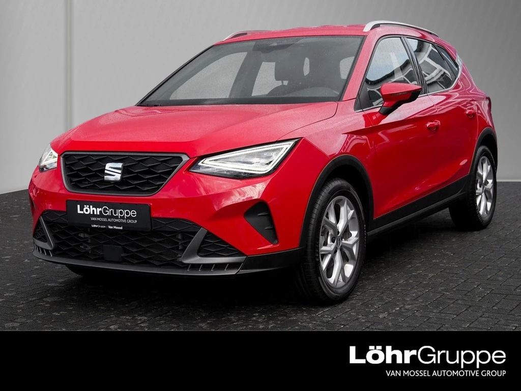 SEAT-Arona-image-0