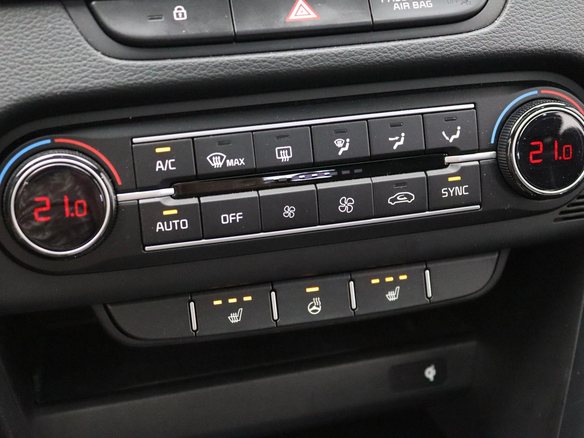 Kia-Ceed Sportswagon-image-17