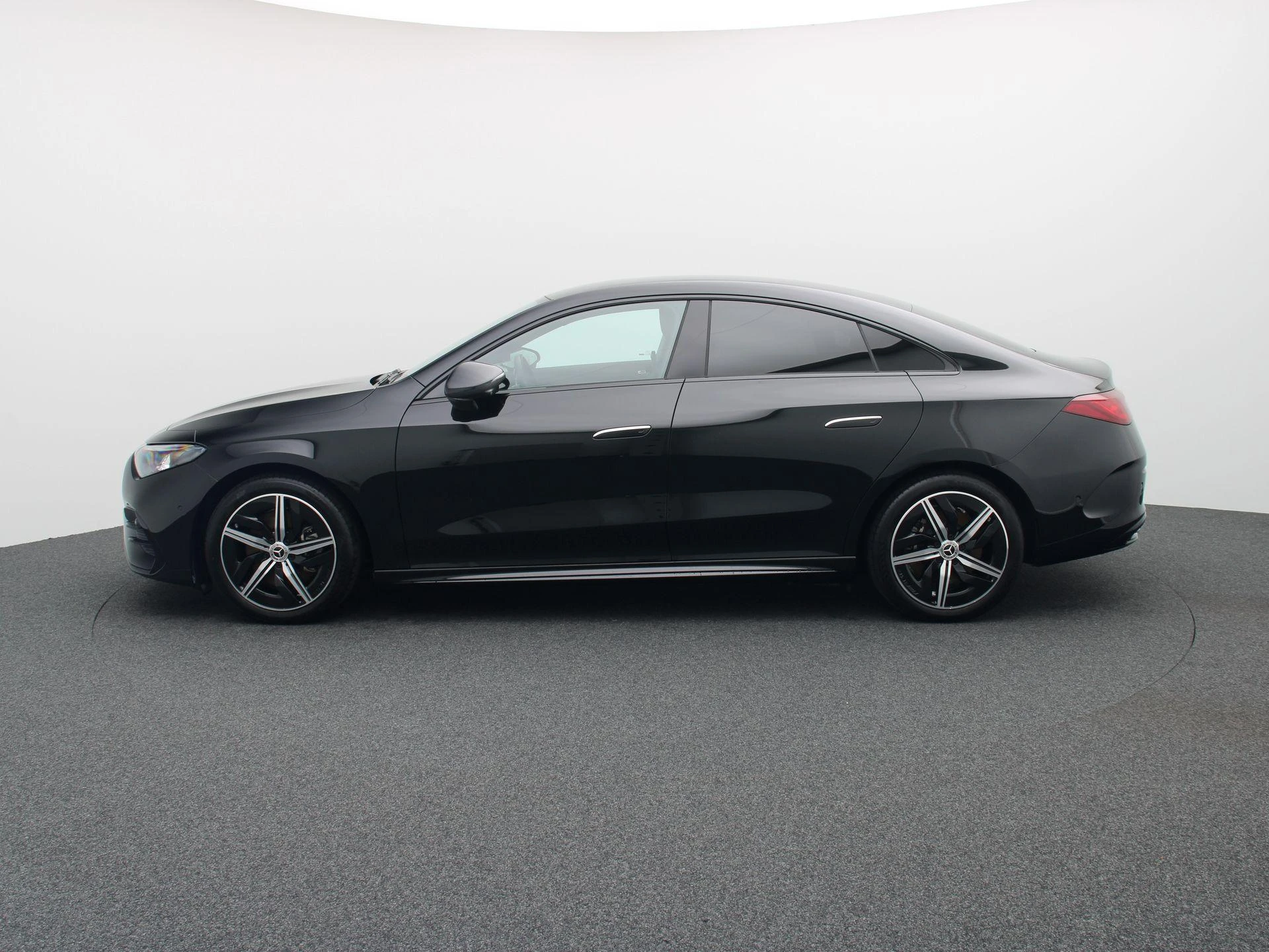 Mercedes-Benz-CLA-image-3
