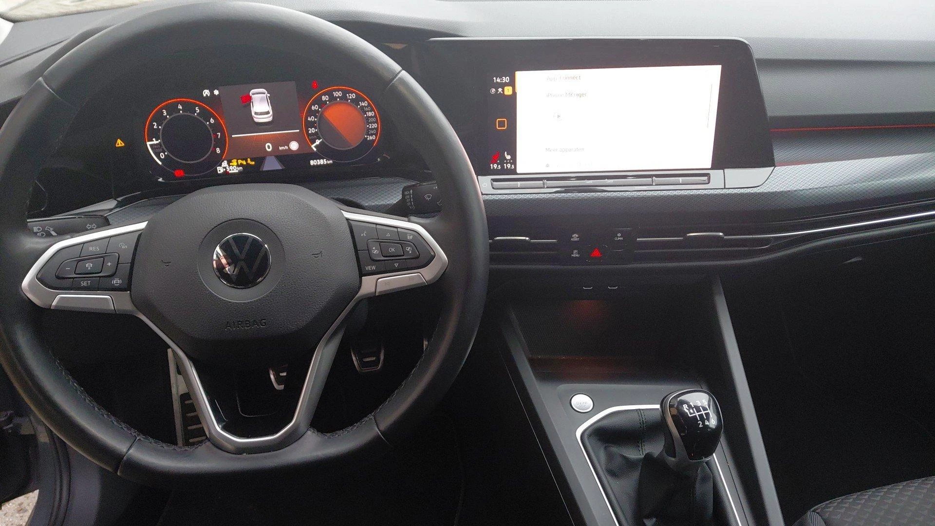 Volkswagen-Golf-image-7