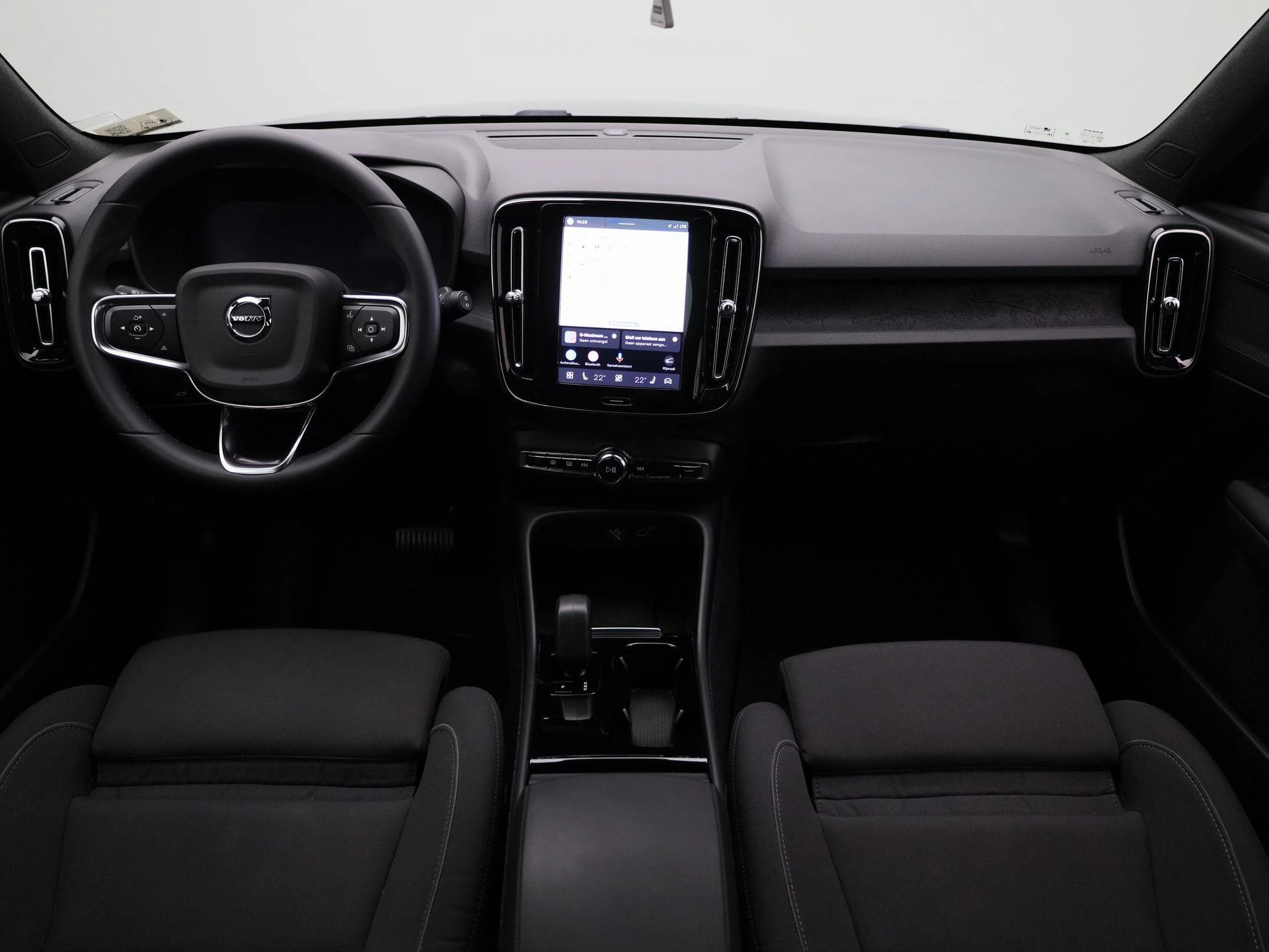 Volvo-XC40-image-7