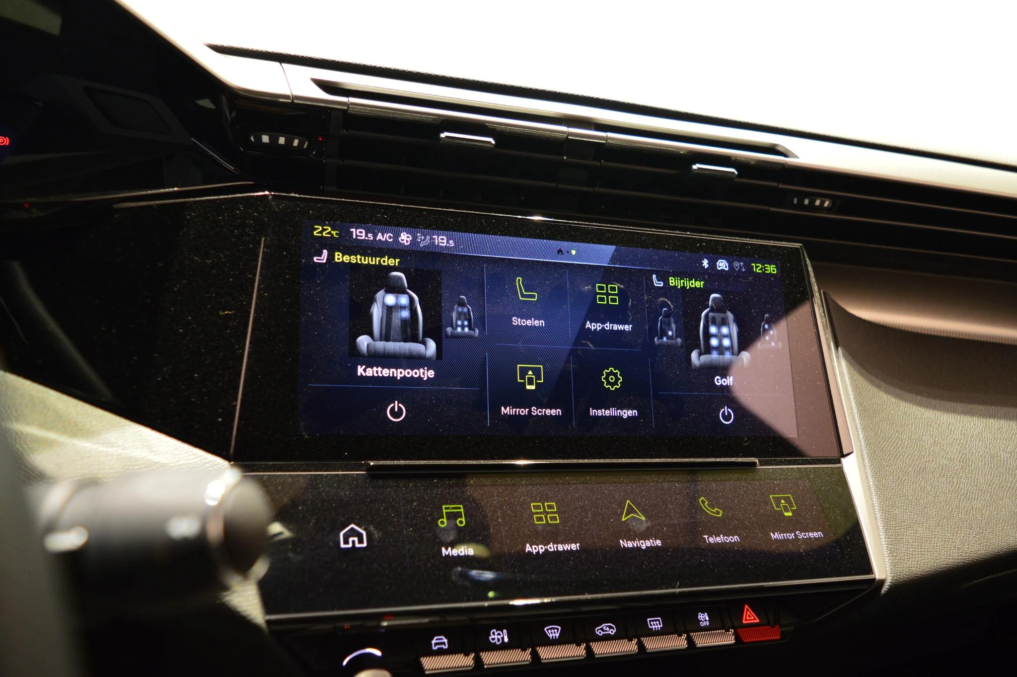 Peugeot-408-image-16