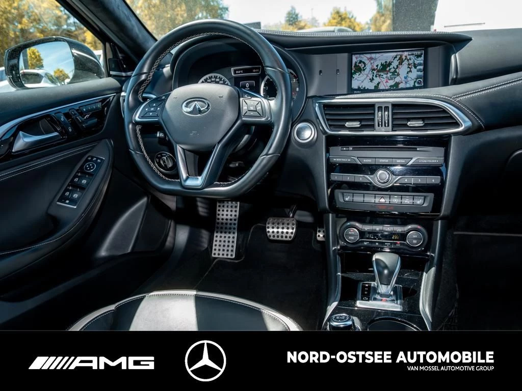 Infiniti Q30 2.0t SPORT AWD TEMPOMAT LED SHZ