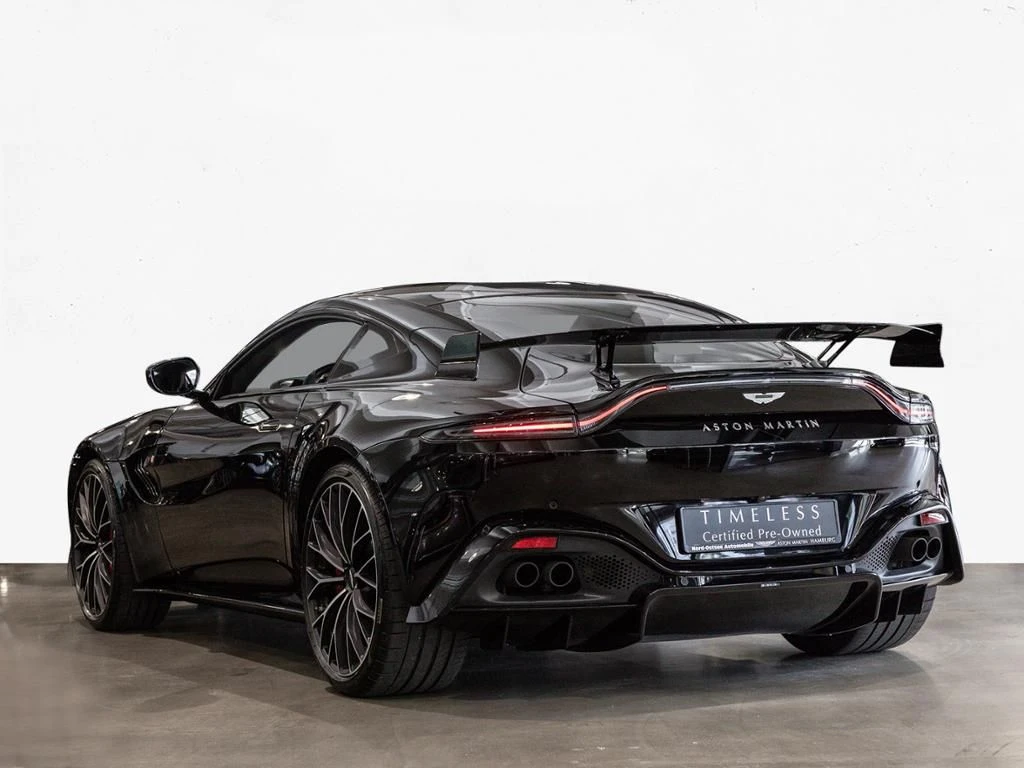 Aston Martin-V8 Vantage-image-2