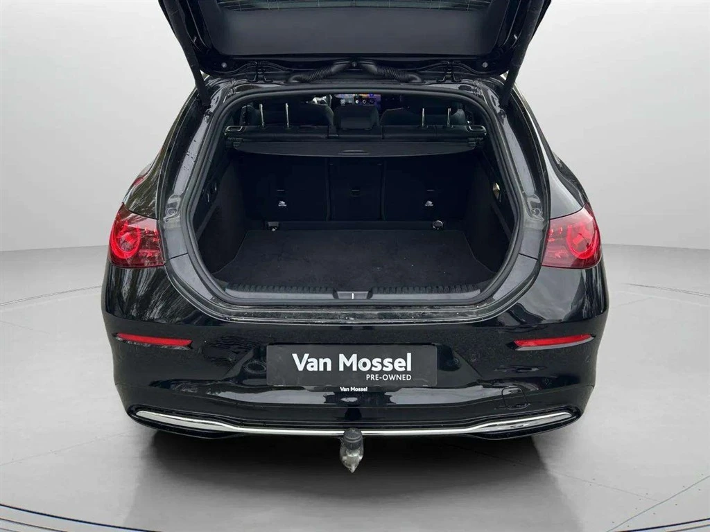 Mercedes-Benz-CLA-image-22