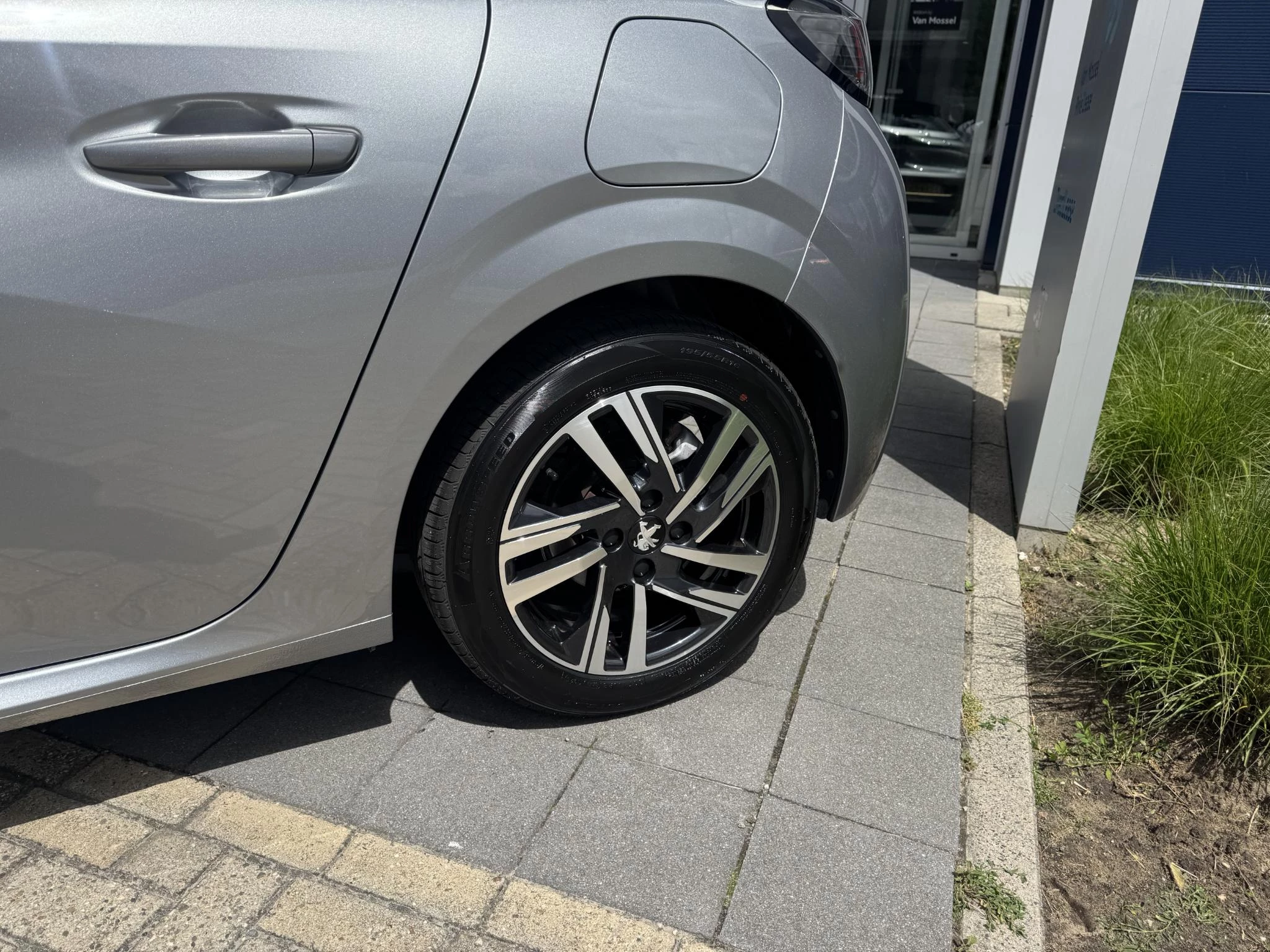 Peugeot-208-image-10