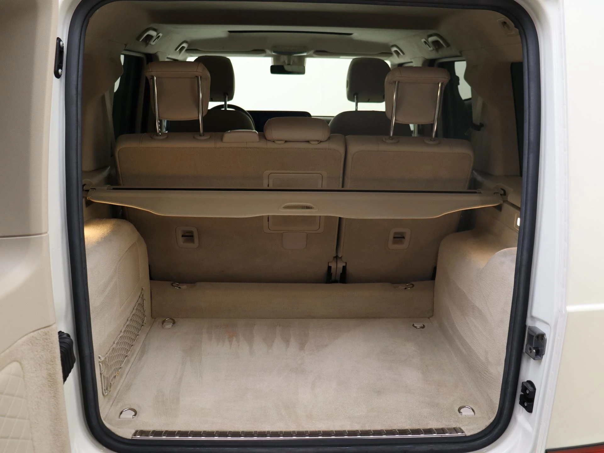 Mercedes-Benz-G-Klasse-image-30