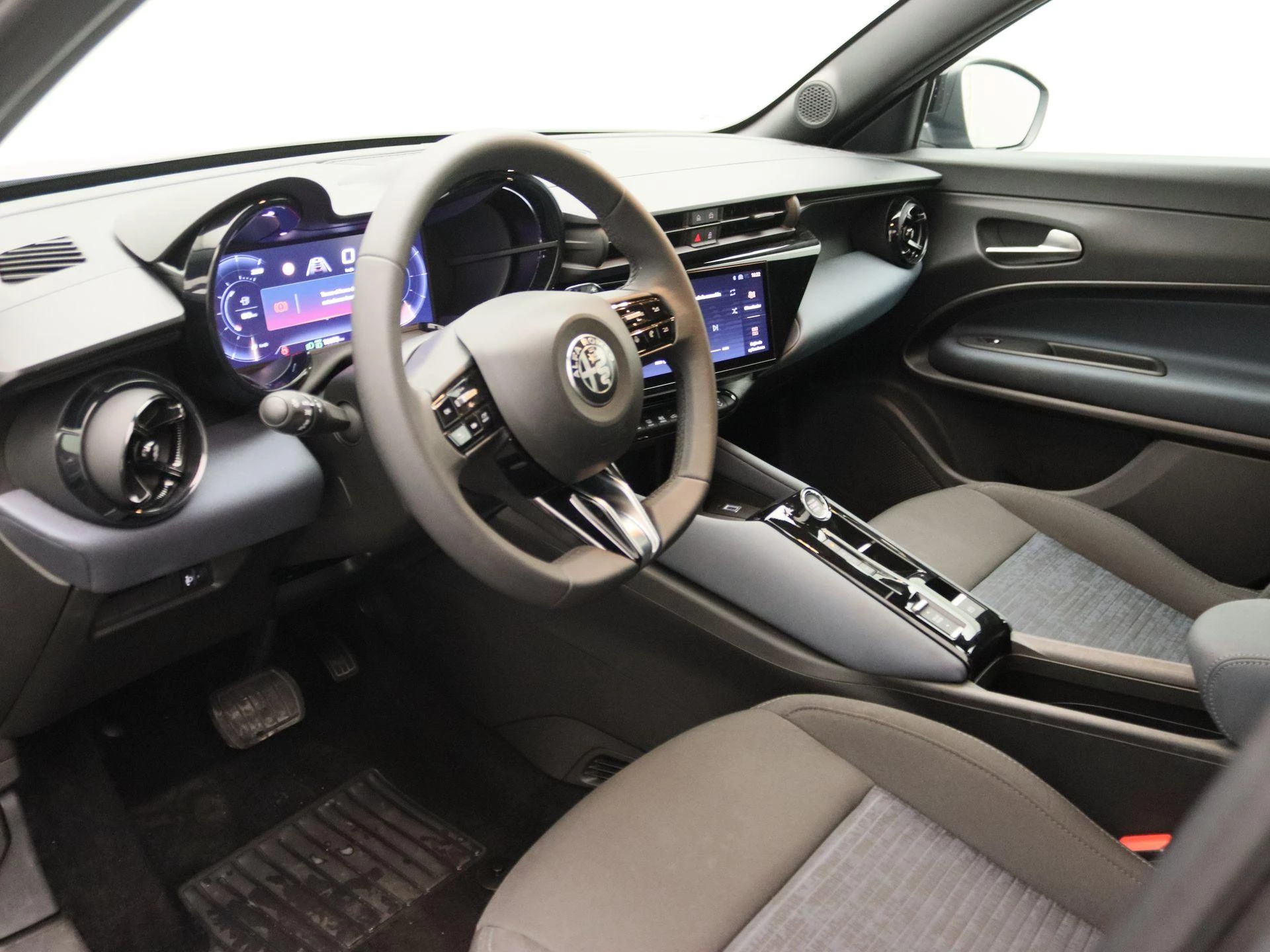 Alfa Romeo Junior 1.2 Turbo Hybrid Ibrida