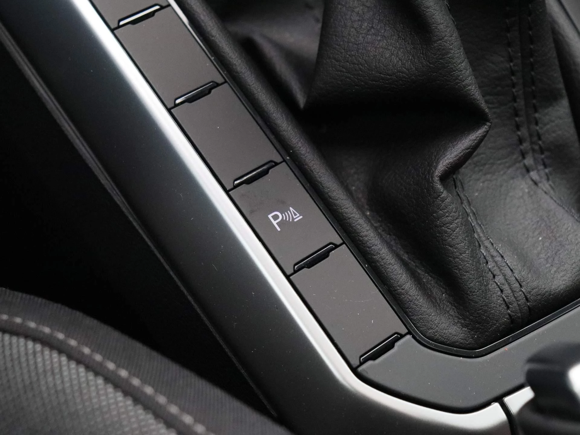 Volkswagen-Polo-image-21