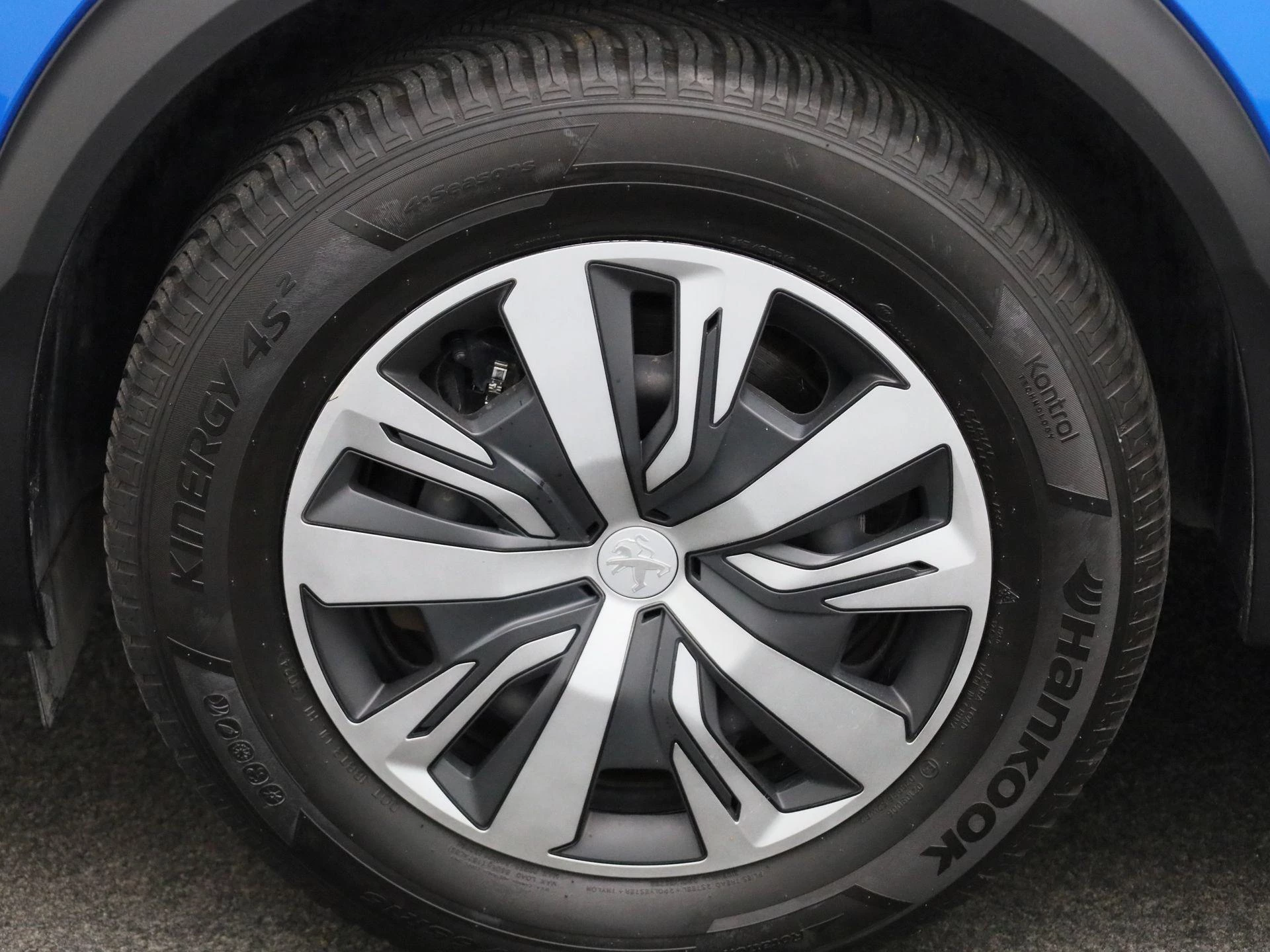 Peugeot-e-2008-image-15
