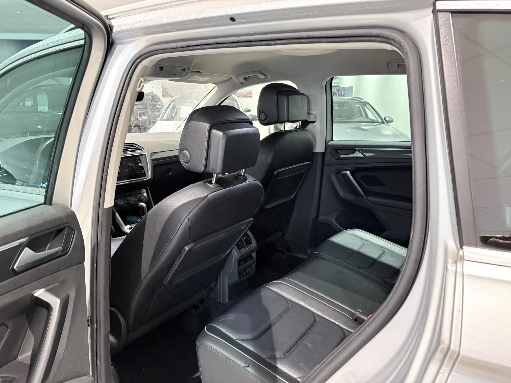 Volkswagen-Tiguan-image-9