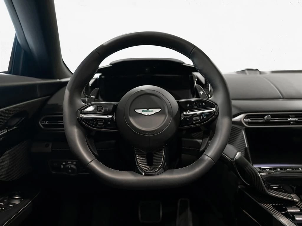 Aston Martin-Vanquish-image-9