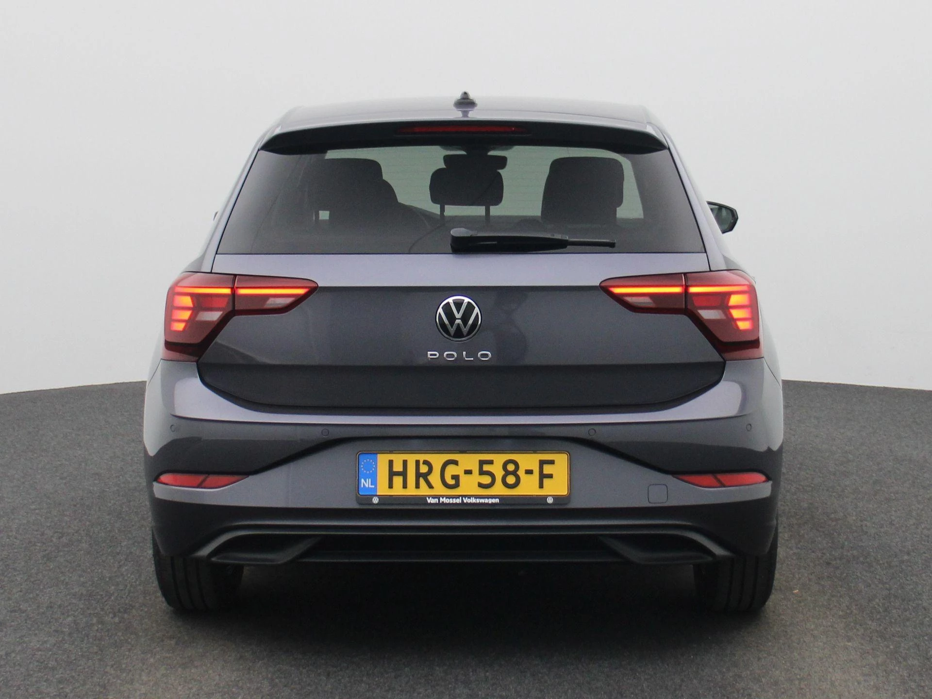 Volkswagen-Polo-image-4