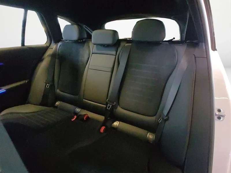 Mercedes-Benz-C-Klasse 300-image-18