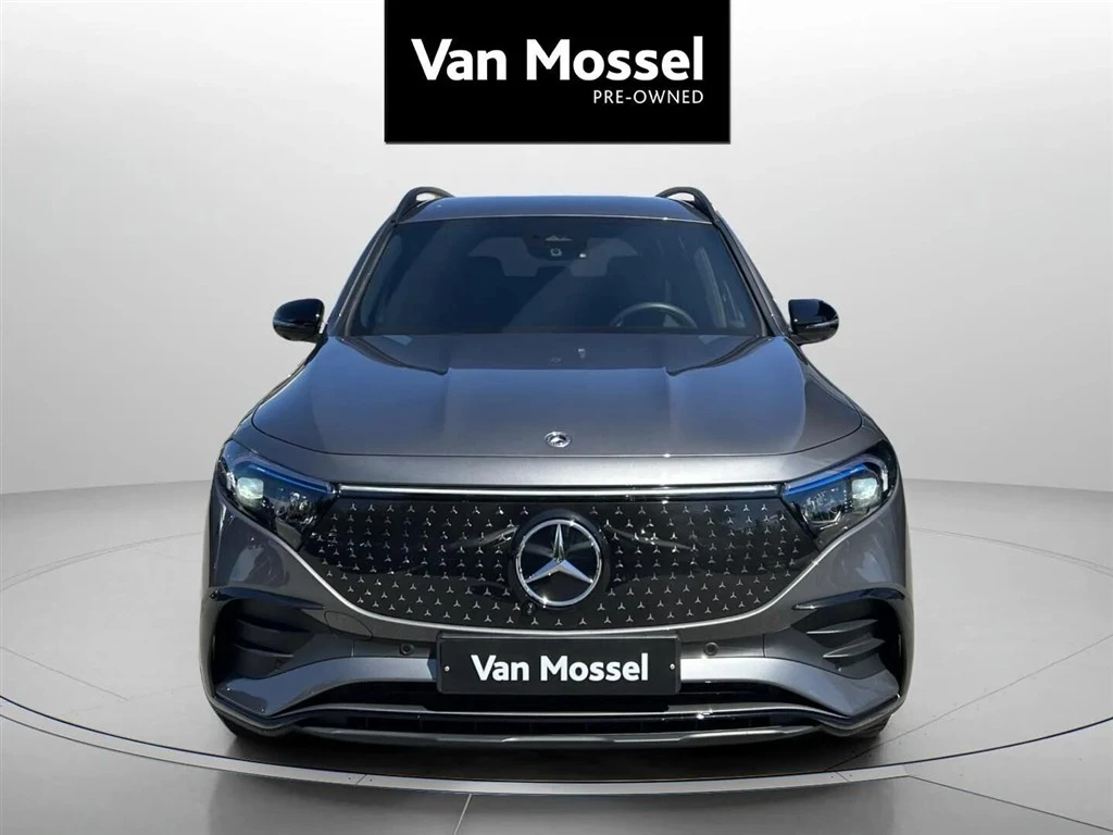 Mercedes-Benz-EQB-image-1