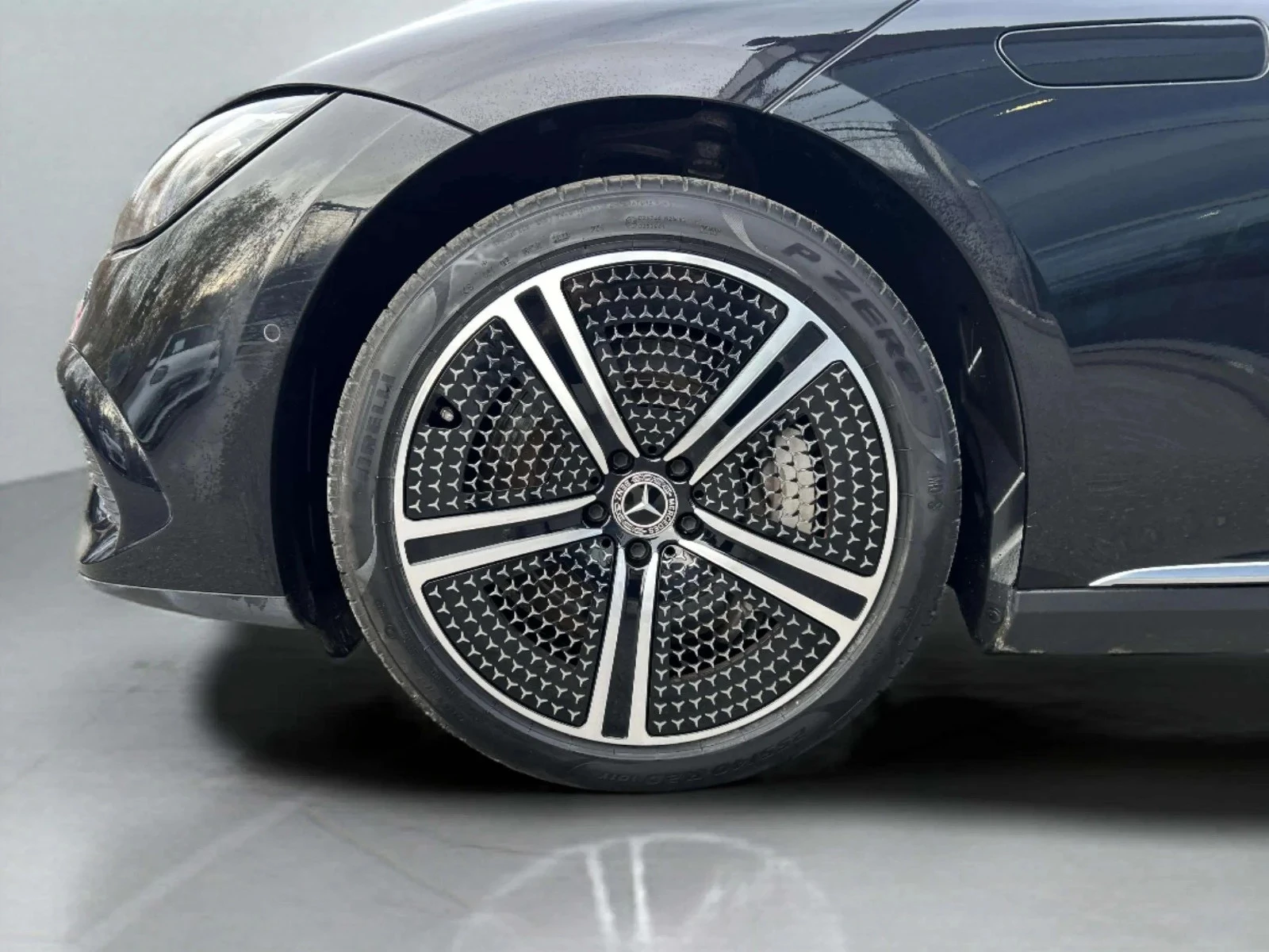 Mercedes-Benz-EQE-image-8