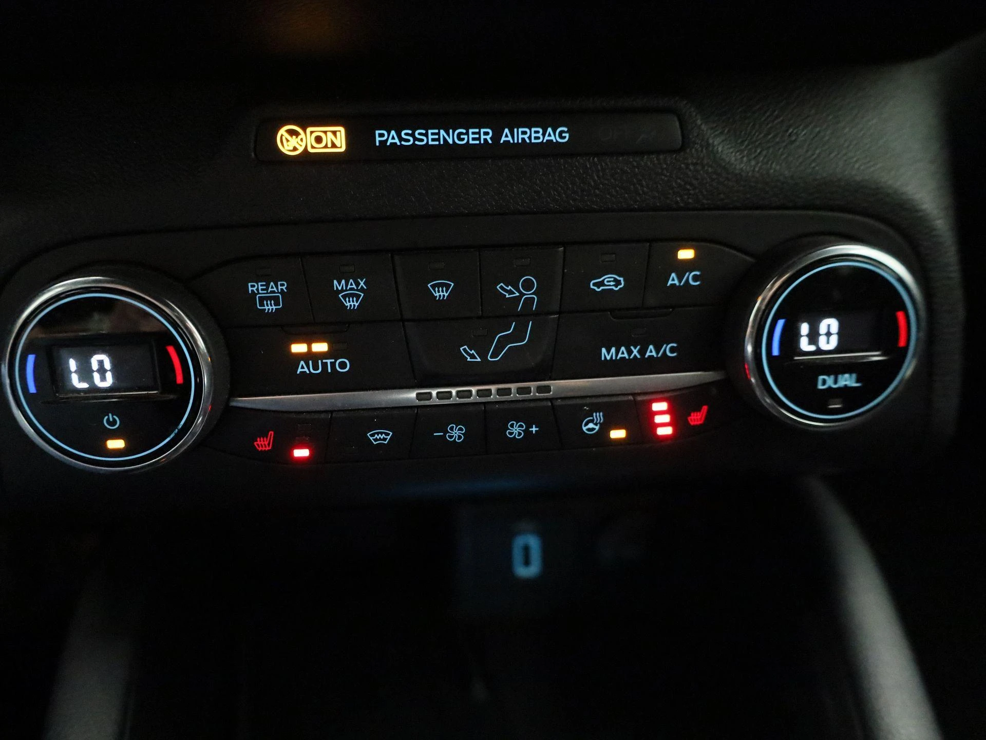 Ford Focus Wagon 1.0 EcoBoost Hybrid ST Line X Business
