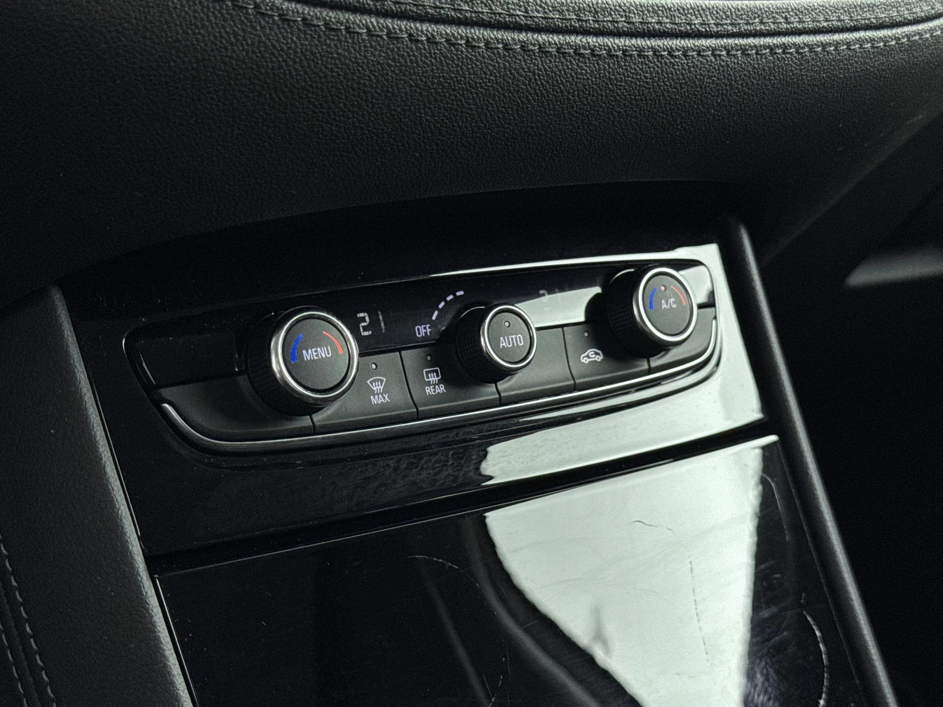 Opel-Grandland X-image-22