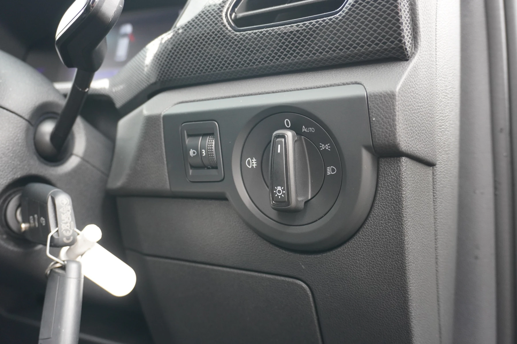 Volkswagen-T-Cross-image-16