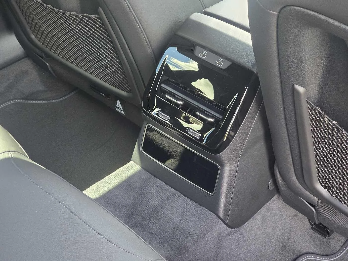 Audi-A6-image-32