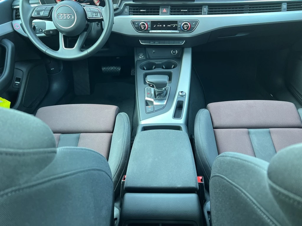 Audi A4 Avant 35 TFSI S tronic *Navi*