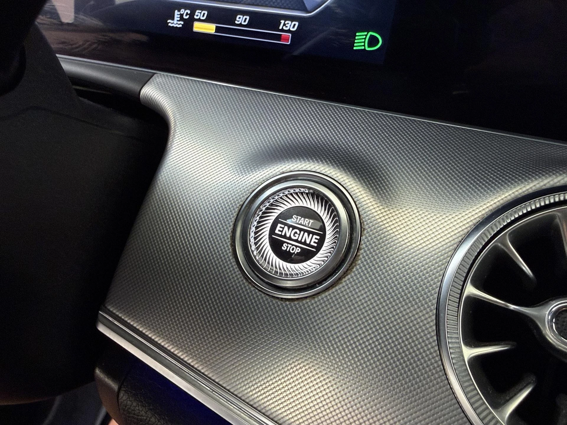 Mercedes-Benz-E-Klasse-image-22