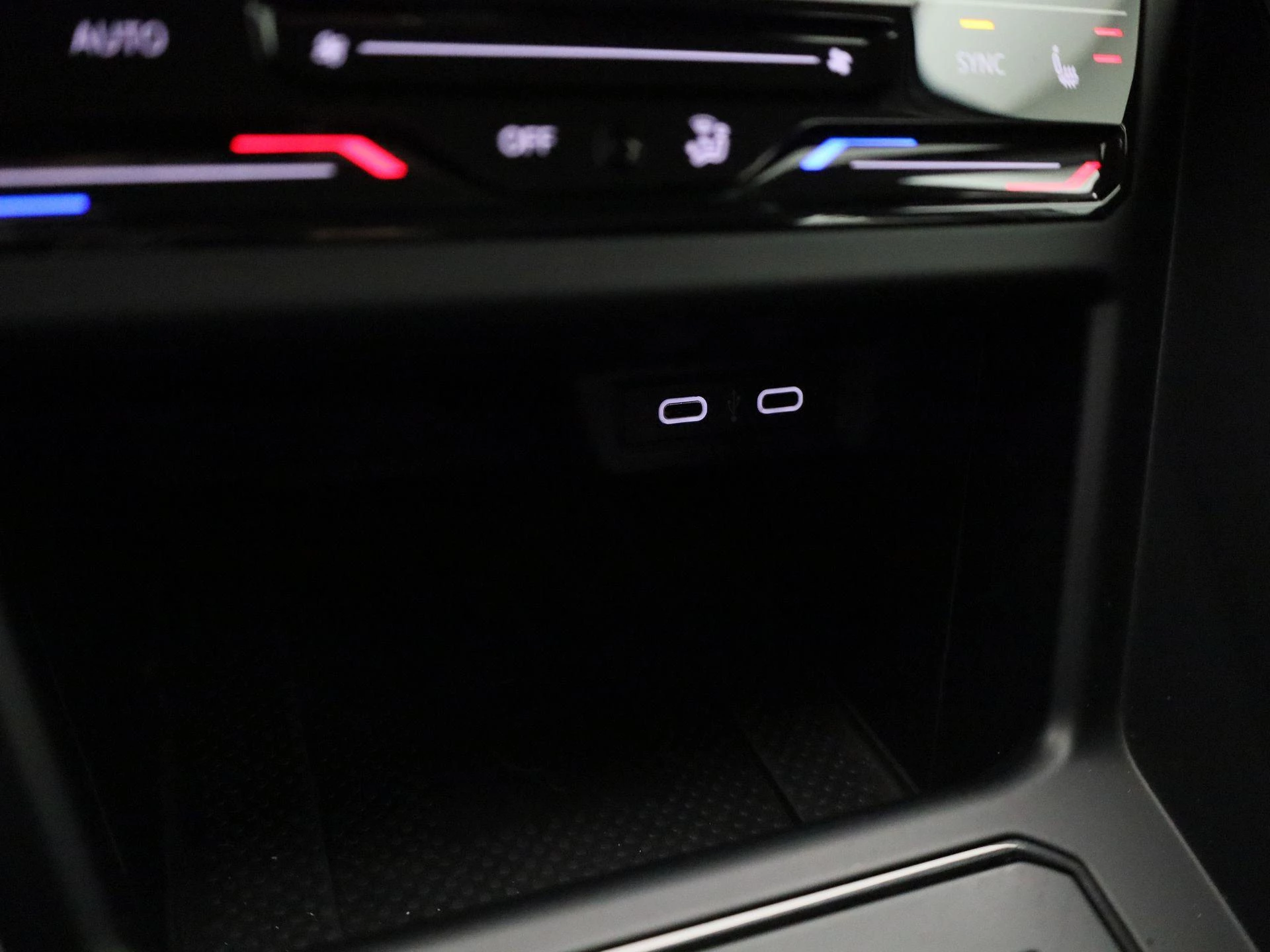 Volkswagen-Polo-image-25
