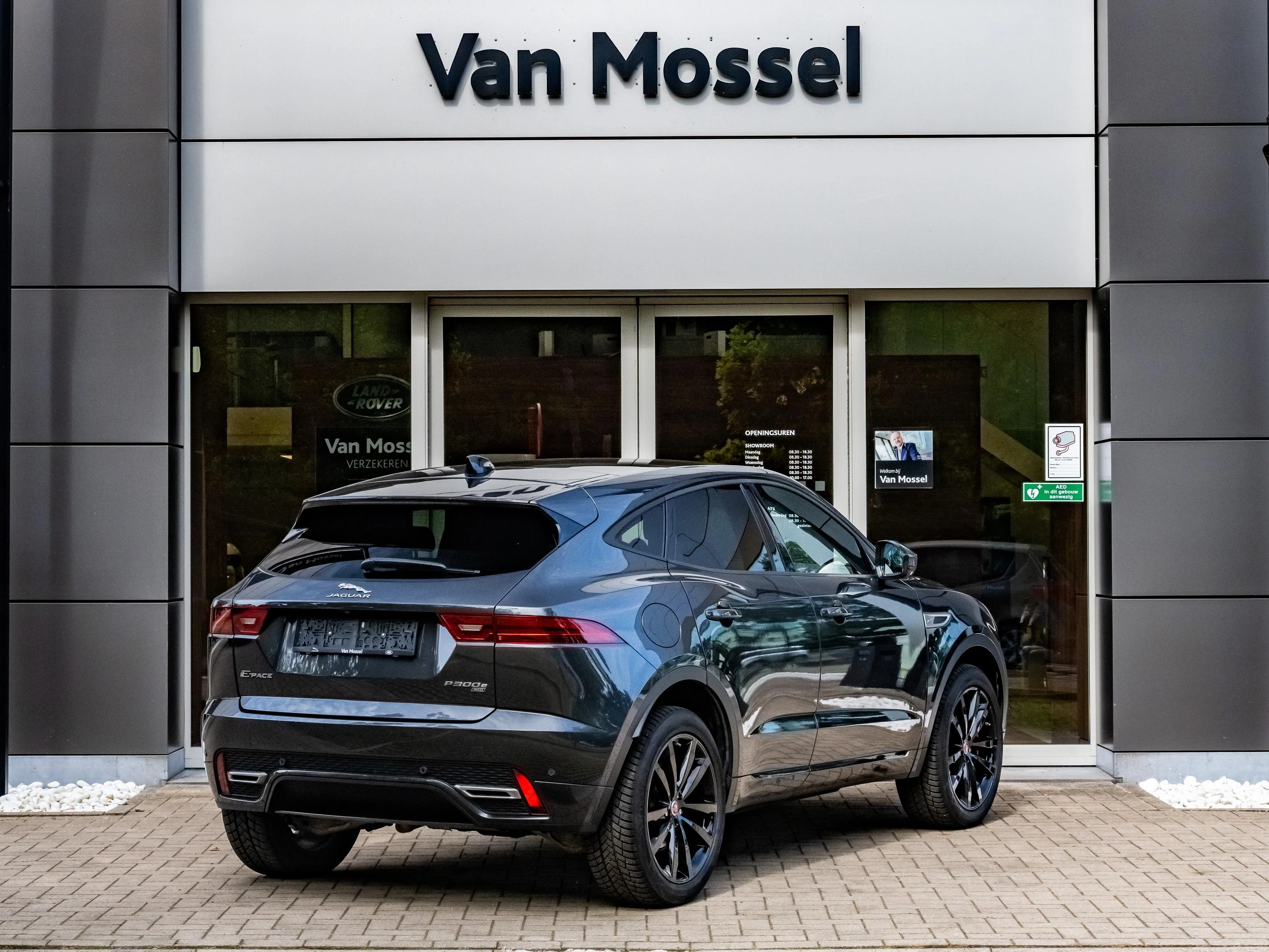 Jaguar E-PACE P300e R-Dynamic S