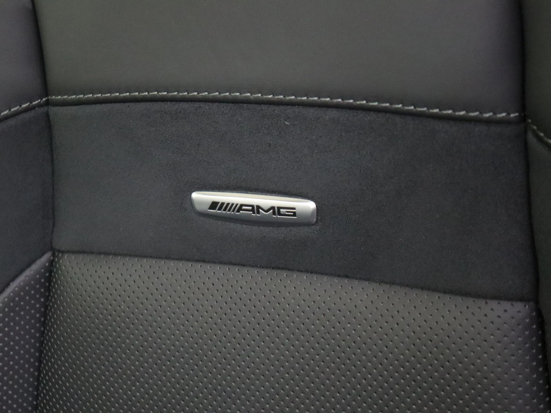 Mercedes-Benz-GLE-image-16