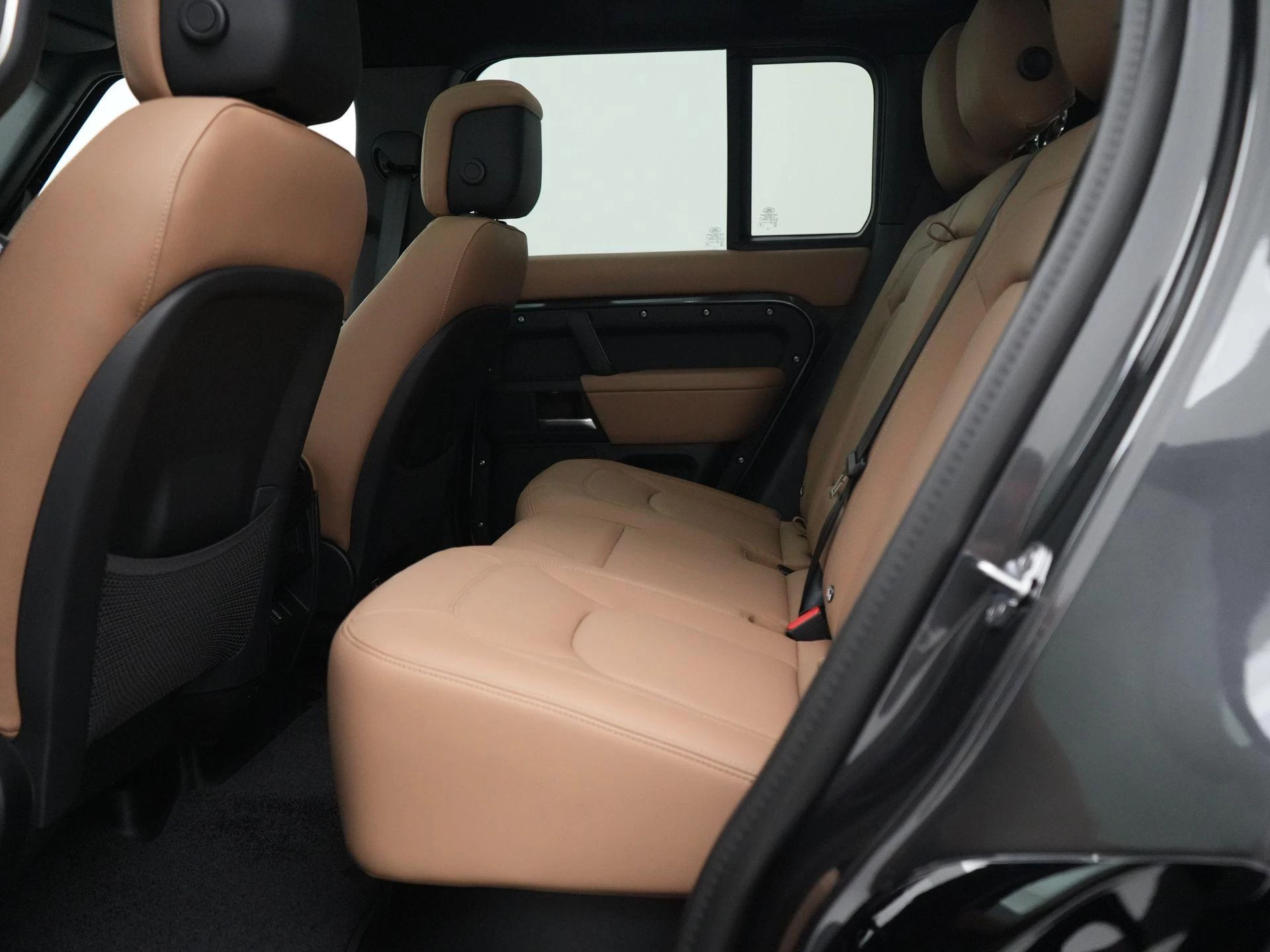 Land Rover Defender 2.0 P300e 110 HSE Dynamic Edition