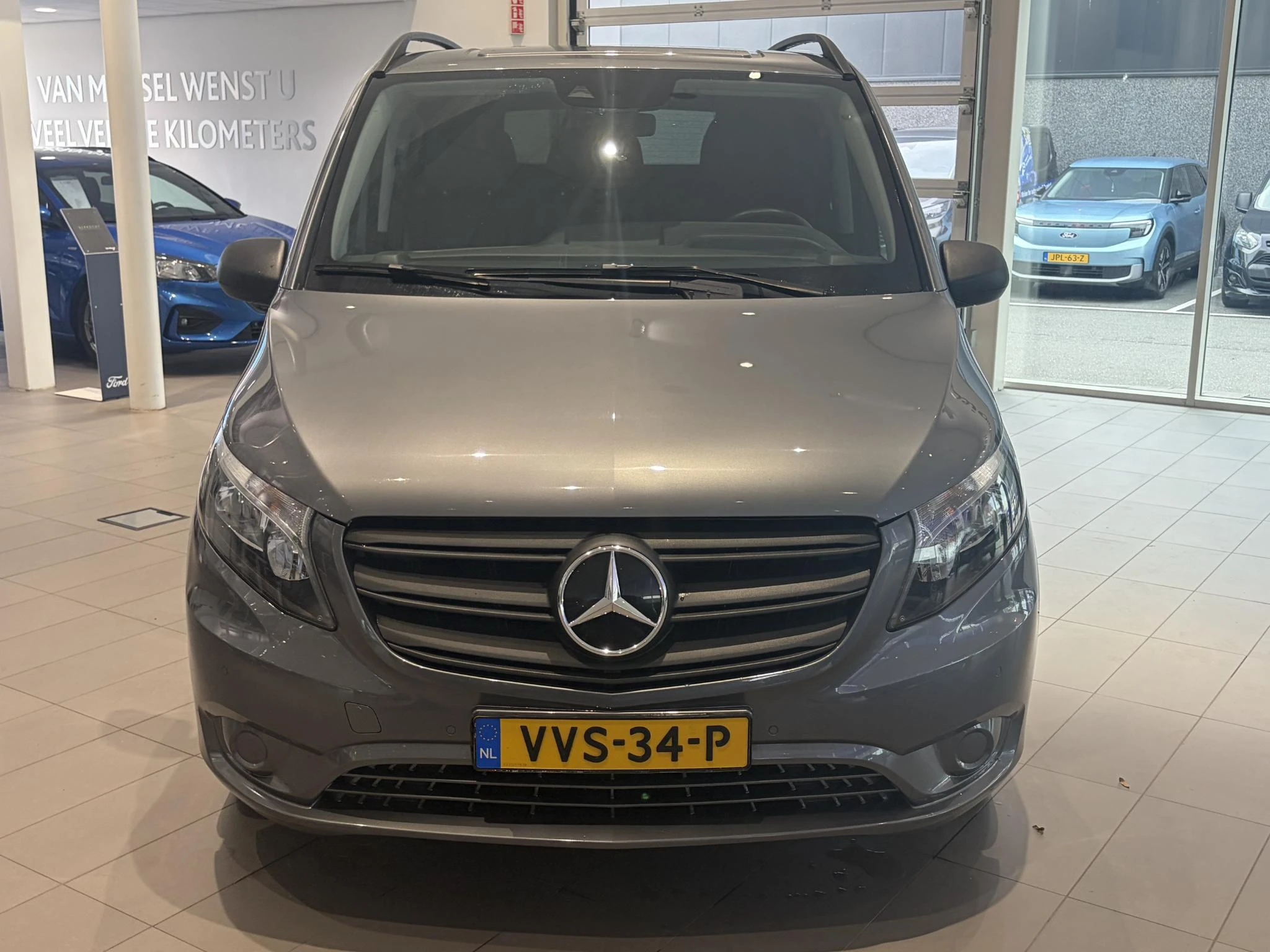 Mercedes-Benz-Vito-image-7